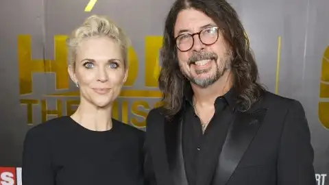 Dave Grohl e Jordyn Blum fazem primeira aparição juntos em evento desde revelação de traição